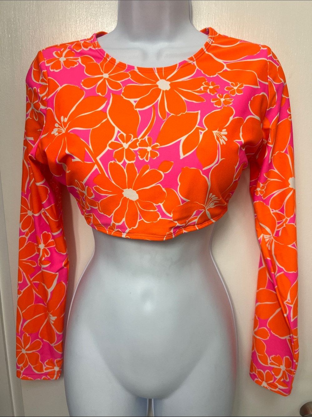 Wild Fable Tropical Design Orange & Pink Floral Rash Guard, Bikini Top, Size M